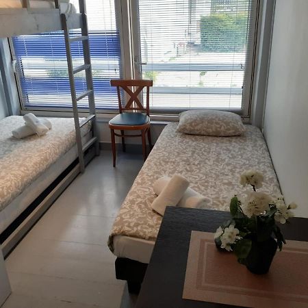 Paris Par Trains, Area, Studios Avec Salle De Bain Et Kitchenette Privees, Ou, Chambres Avec Salles Bain Et Cuisines Communes Persan Екстер'єр фото