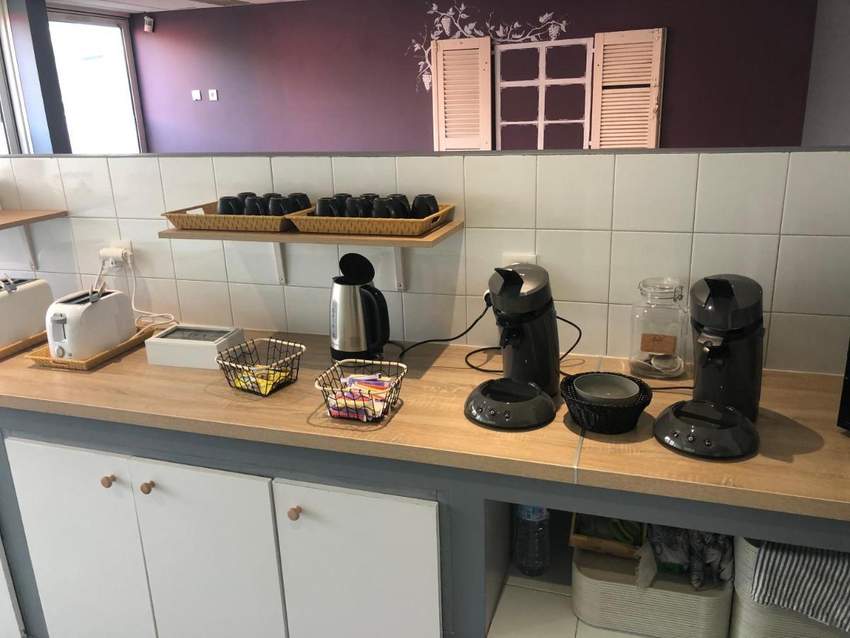 Paris Par Trains, Area, Studios Avec Salle De Bain Et Kitchenette Privees, Ou, Chambres Avec Salles Bain Et Cuisines Communes Persan Екстер'єр фото