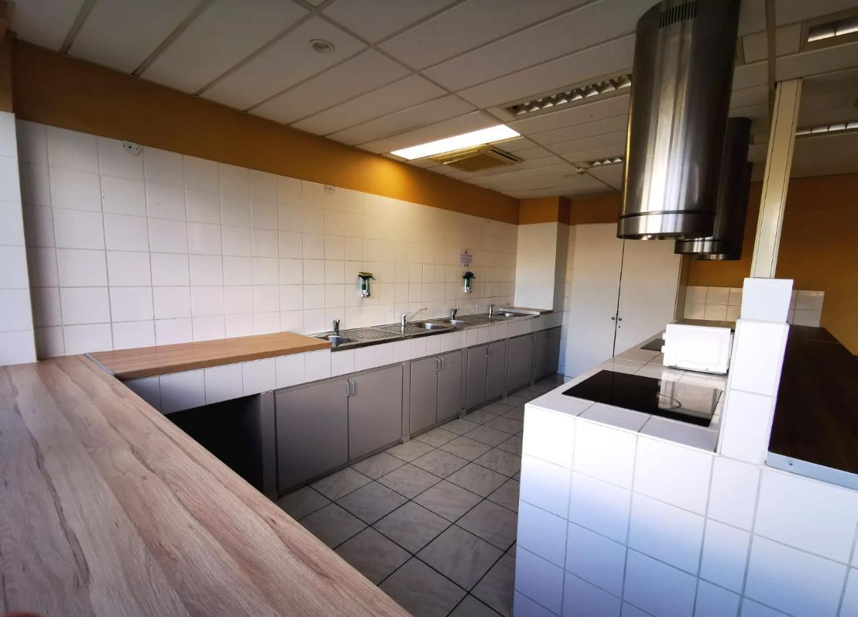 Paris Par Trains, Area, Studios Avec Salle De Bain Et Kitchenette Privees, Ou, Chambres Avec Salles Bain Et Cuisines Communes Persan Екстер'єр фото