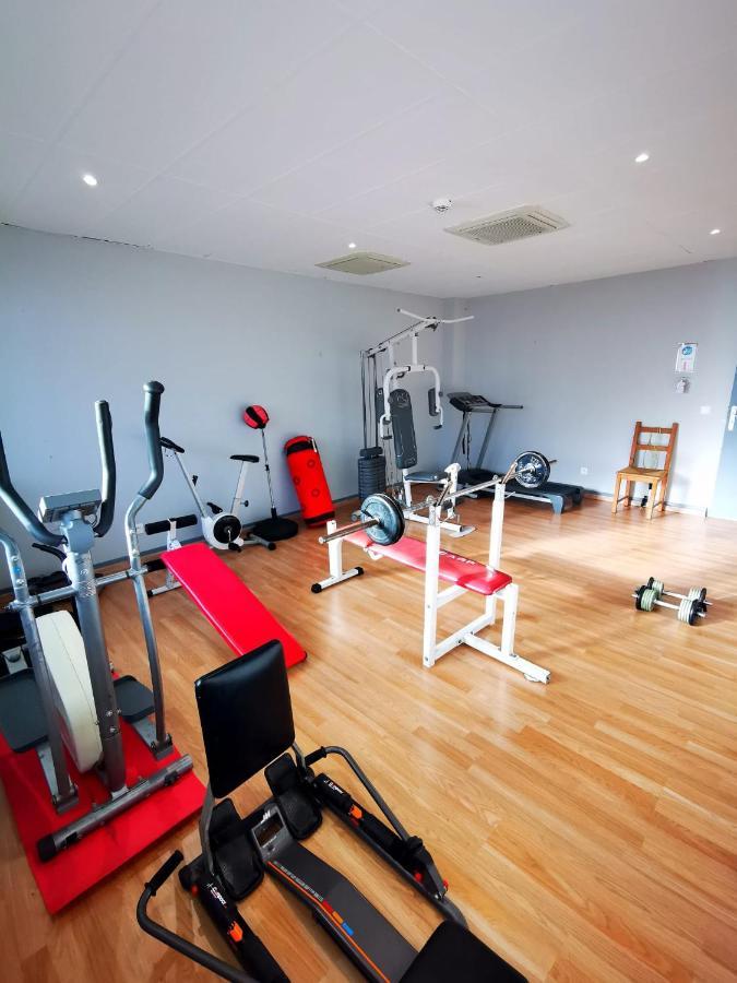 Paris Par Trains, Area, Studios Avec Salle De Bain Et Kitchenette Privees, Ou, Chambres Avec Salles Bain Et Cuisines Communes Persan Екстер'єр фото